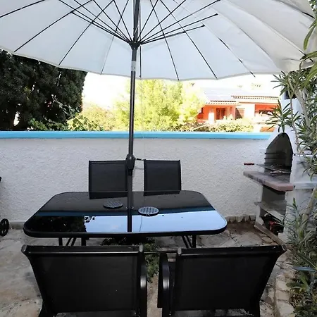 A2jass Apartment Banjole